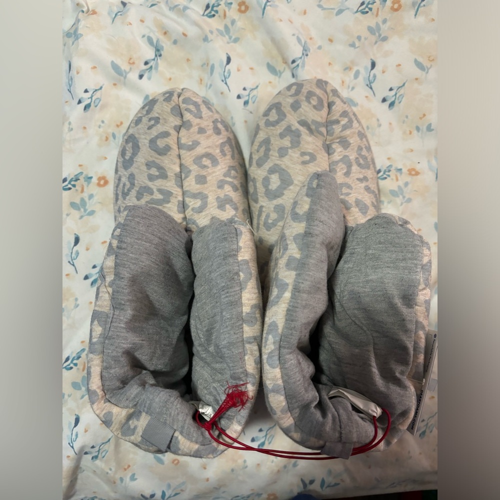 DearForm Slippers Size 11-12